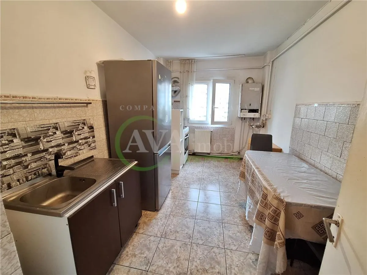 Apartament 3 camere decomandate, 2 bai, etajul 3 , zona Nord - foto 6