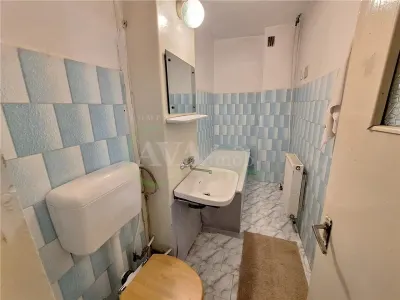 Apartament 3 camere decomandate, 2 bai, etajul 3 , zona Nord - foto 7