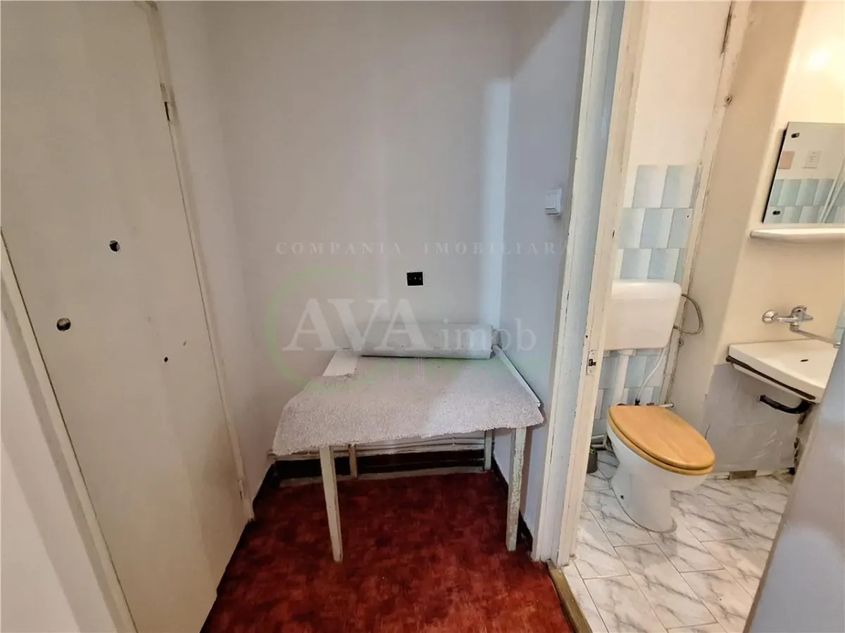Apartament 3 camere decomandate, 2 bai, etajul 3 , zona Nord - foto 8