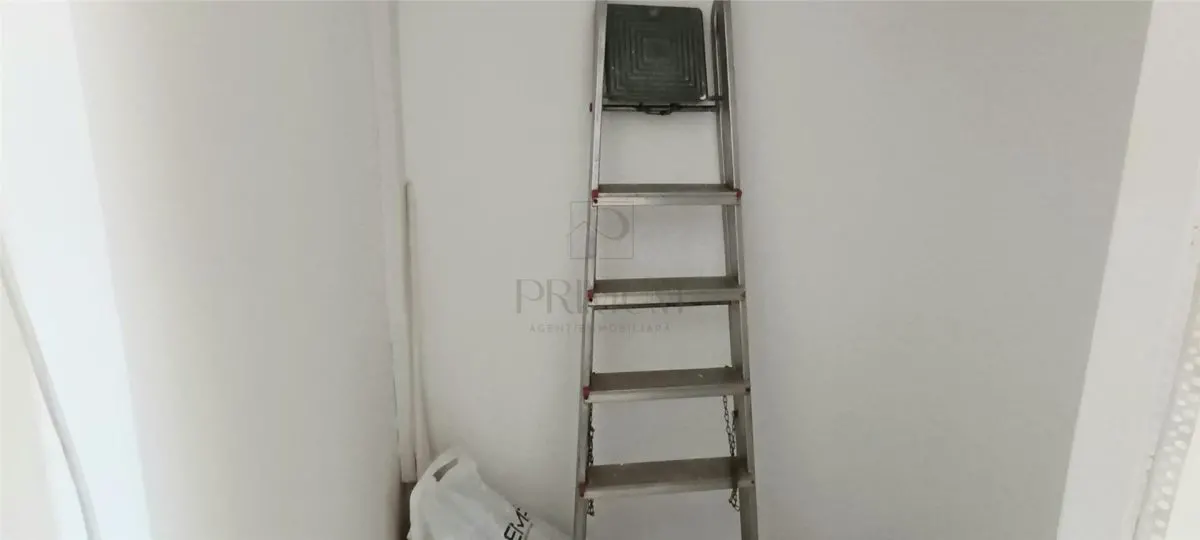 Spatiu comercial  cu vitrina  mare - Dambovita - foto 3