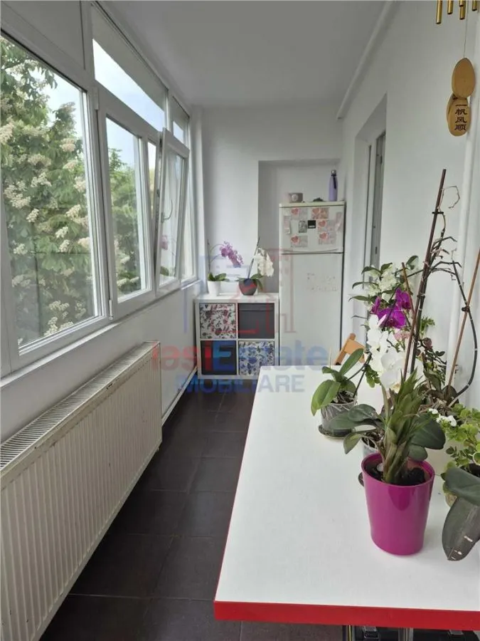 Apartament 3 camere zona Nicolina - foto 8