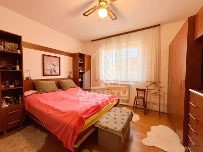 Casa pt. 2 familii, cu 9 camere, teren 832mp, Zona Girocului Timisoara - foto 21