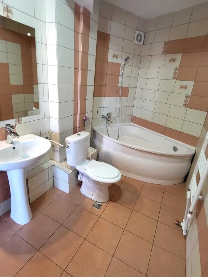 Apartament 2 Camere, Parcare Inclusă, Bucium - foto 8