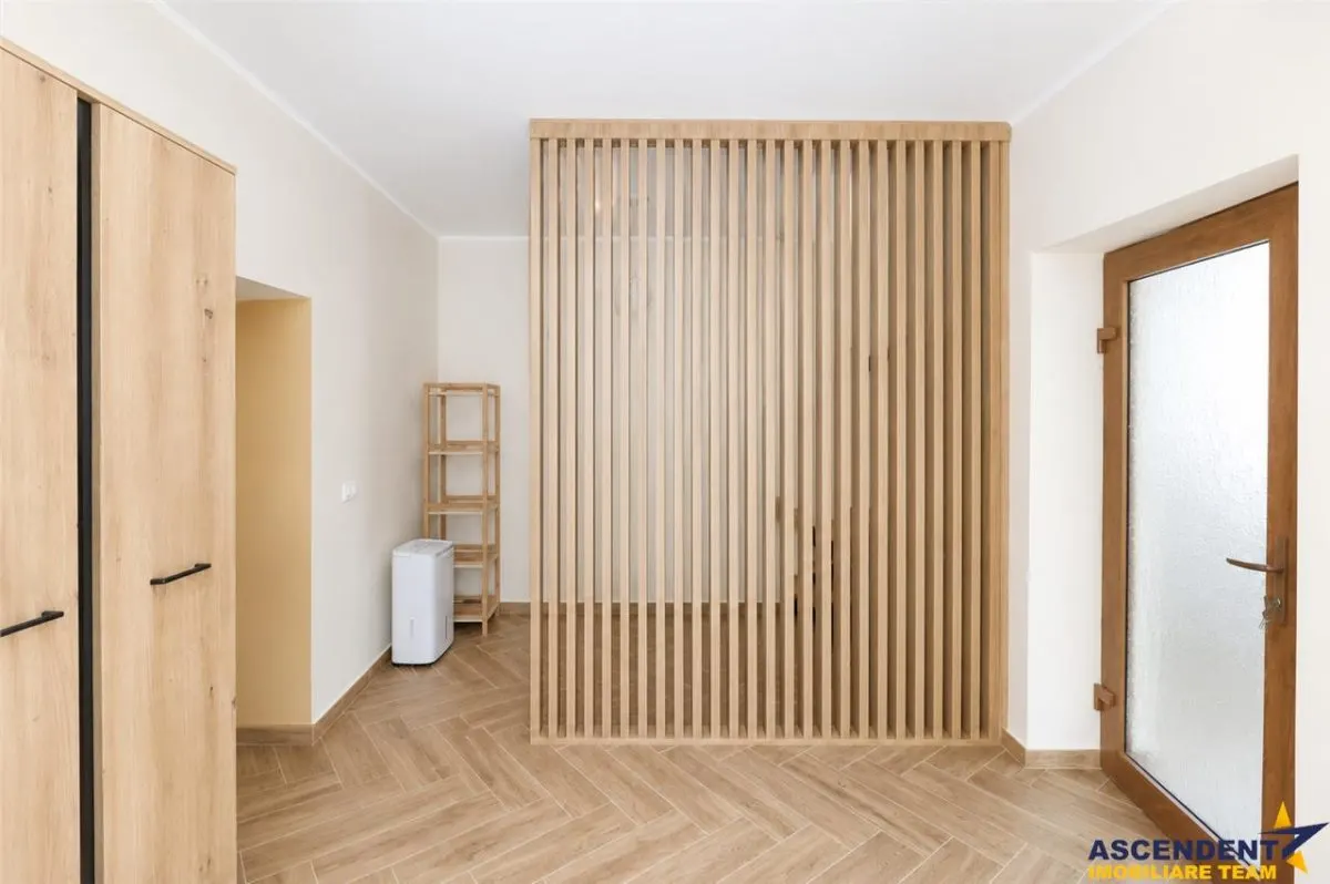 Pe Castelului, resedinta urbana cu identitate, renovata 2026, 2 bai, curte discreta, Centrul Istoric, Brasov - foto 11