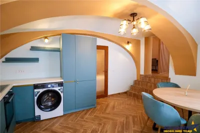 Pe Castelului, resedinta urbana cu identitate, renovata 2026, 2 bai, curte discreta, Centrul Istoric, Brasov - foto 12
