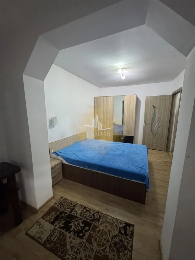 Apartament 3 camere - Zona Dacia - Etaj 2 - Centrala proprie - foto 1