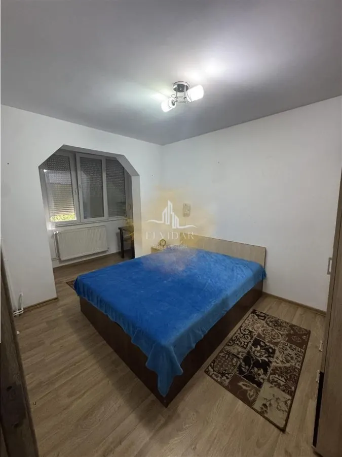 Apartament 3 camere - Zona Dacia - Etaj 2 - Centrala proprie - foto 2