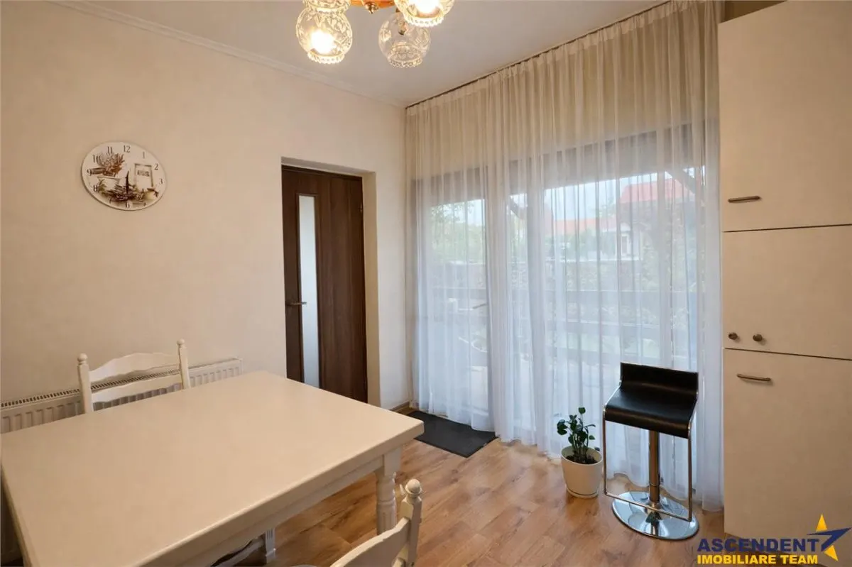 Vila spatioasa in Sancraiu, 2 intrari, foisor, parcare, 5 minute de Targu Mures. - foto 12