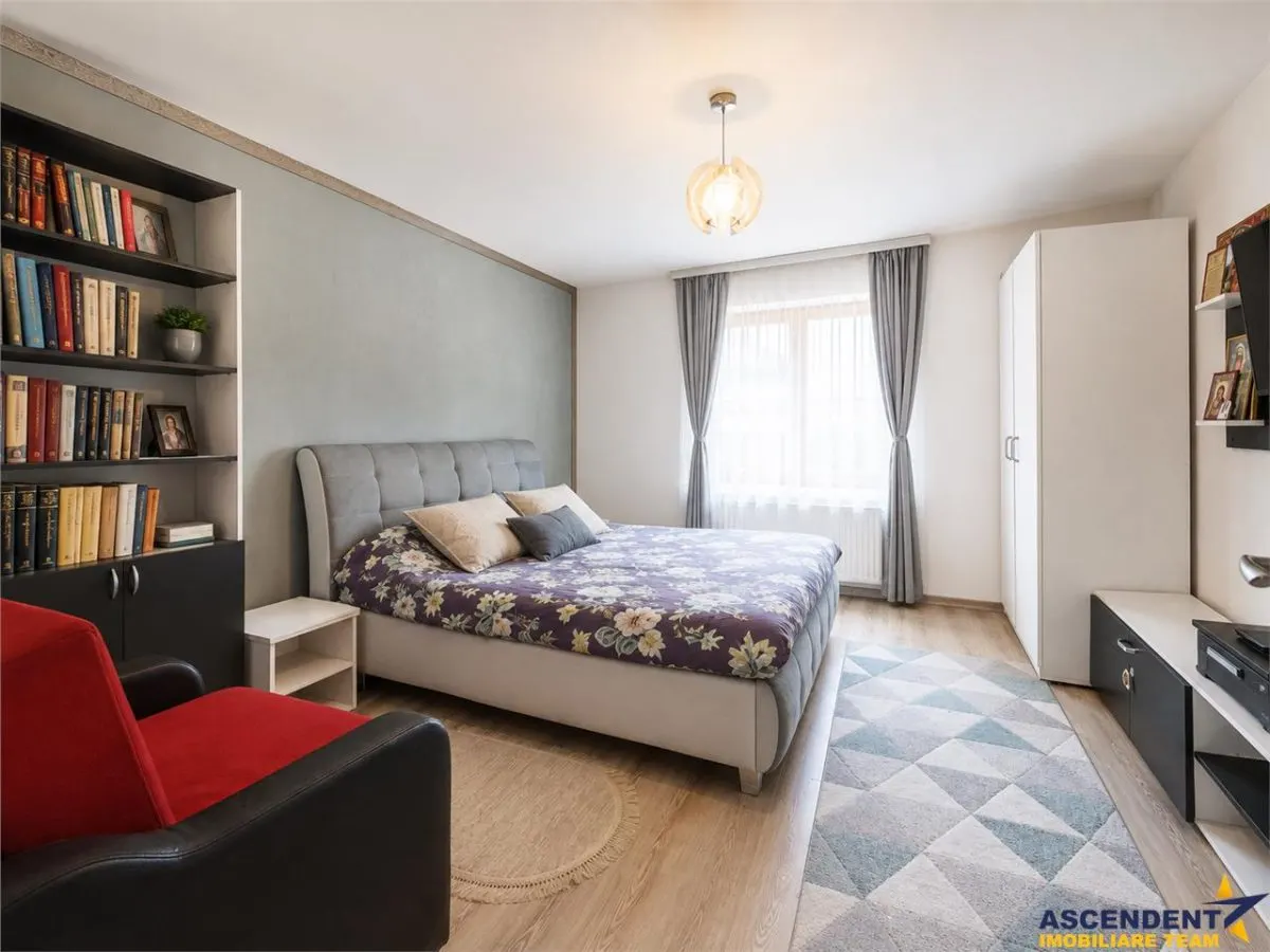 Casa solida, teren 919mp, 2 accesuri, configuratie si pentru 2 familii, Sanpetru, Brasov - foto 14