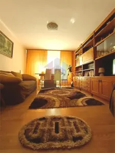 SPATIOS! 91 mp! Ap 4 camere, decomnadat, parter, zona Buzaului - Braila