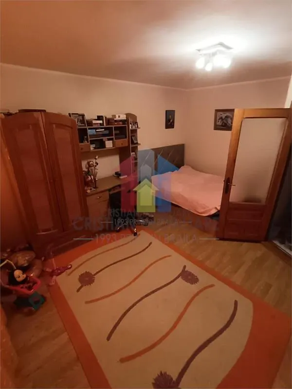 SPATIOS! 91 mp! Ap 4 camere, decomnadat, parter, zona Buzaului - foto 3