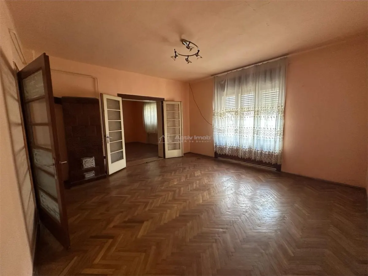 Bocsa Montana, 2 Case direct la Soseaua Principala, la pret de una - foto 11