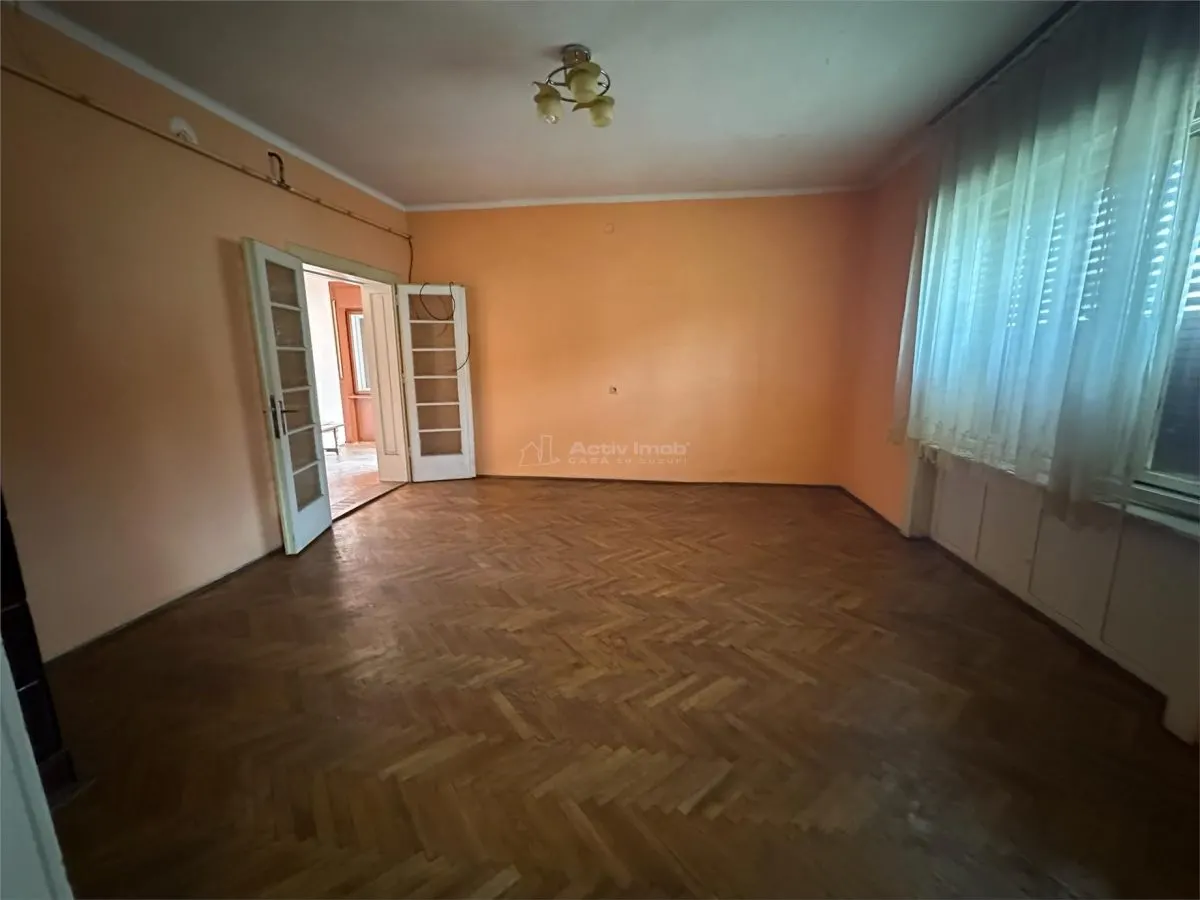 Bocsa Montana, 2 Case direct la Soseaua Principala, la pret de una - foto 13