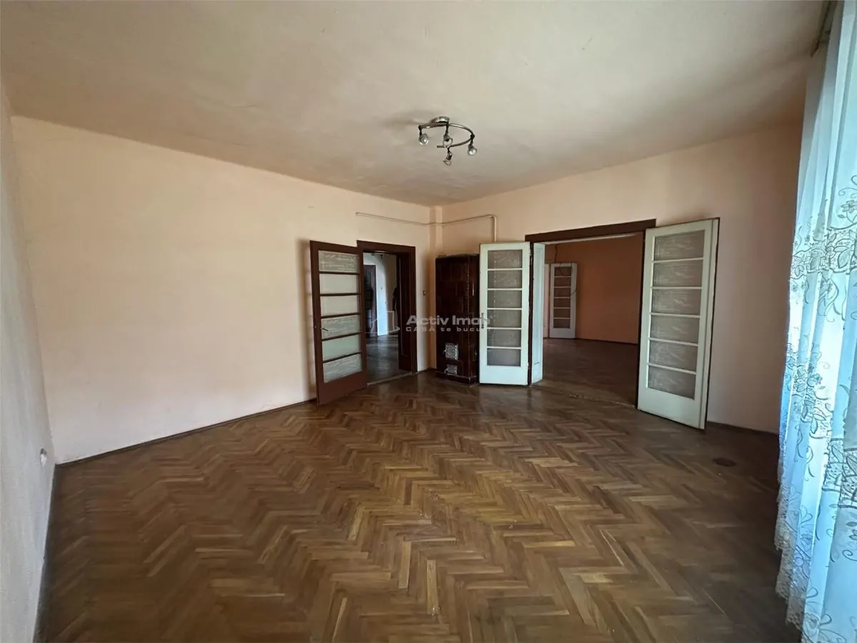 Bocsa Montana, 2 Case direct la Soseaua Principala, la pret de una - foto 14