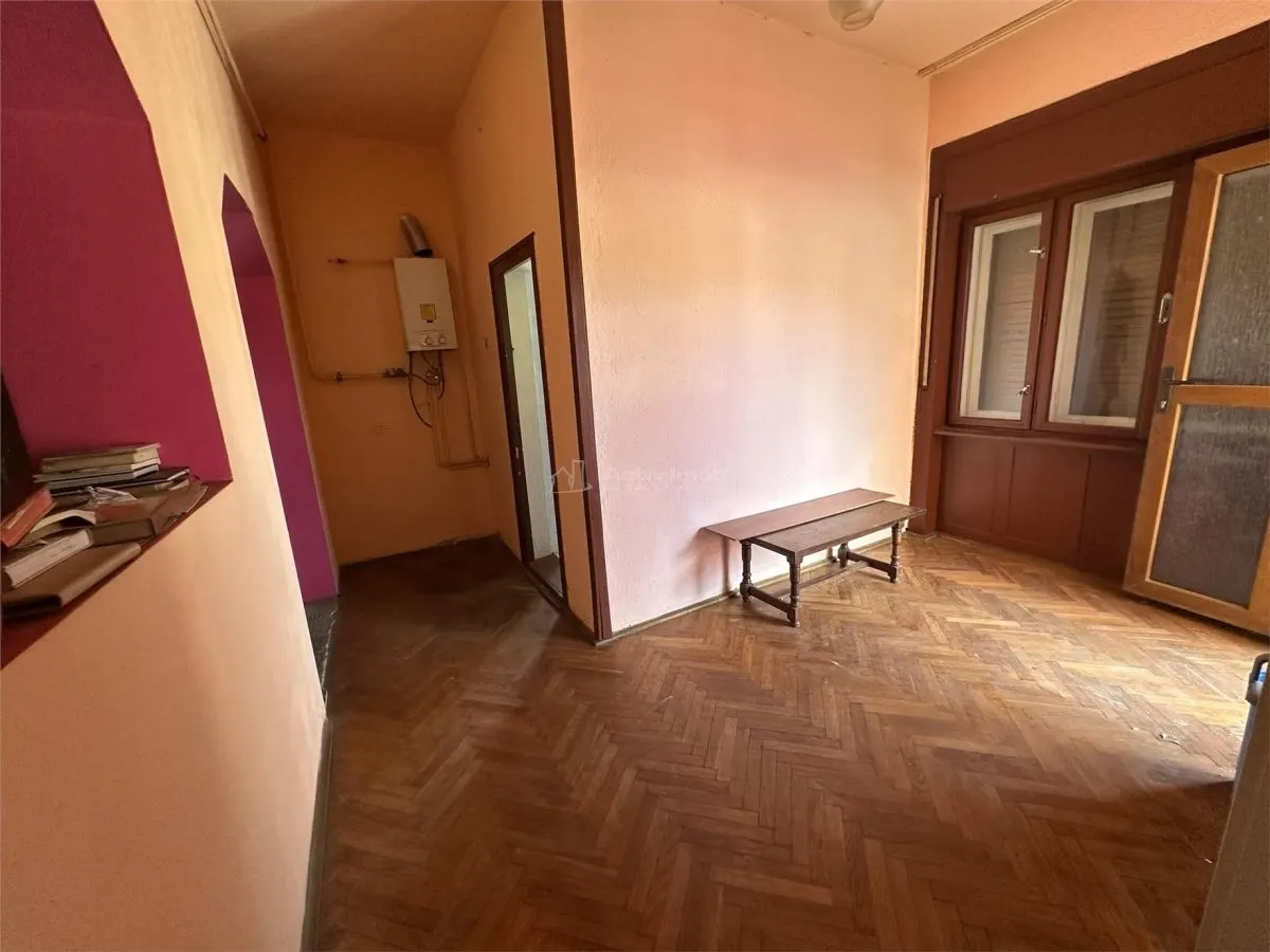 Bocsa Montana, 2 Case direct la Soseaua Principala, la pret de una - foto 22