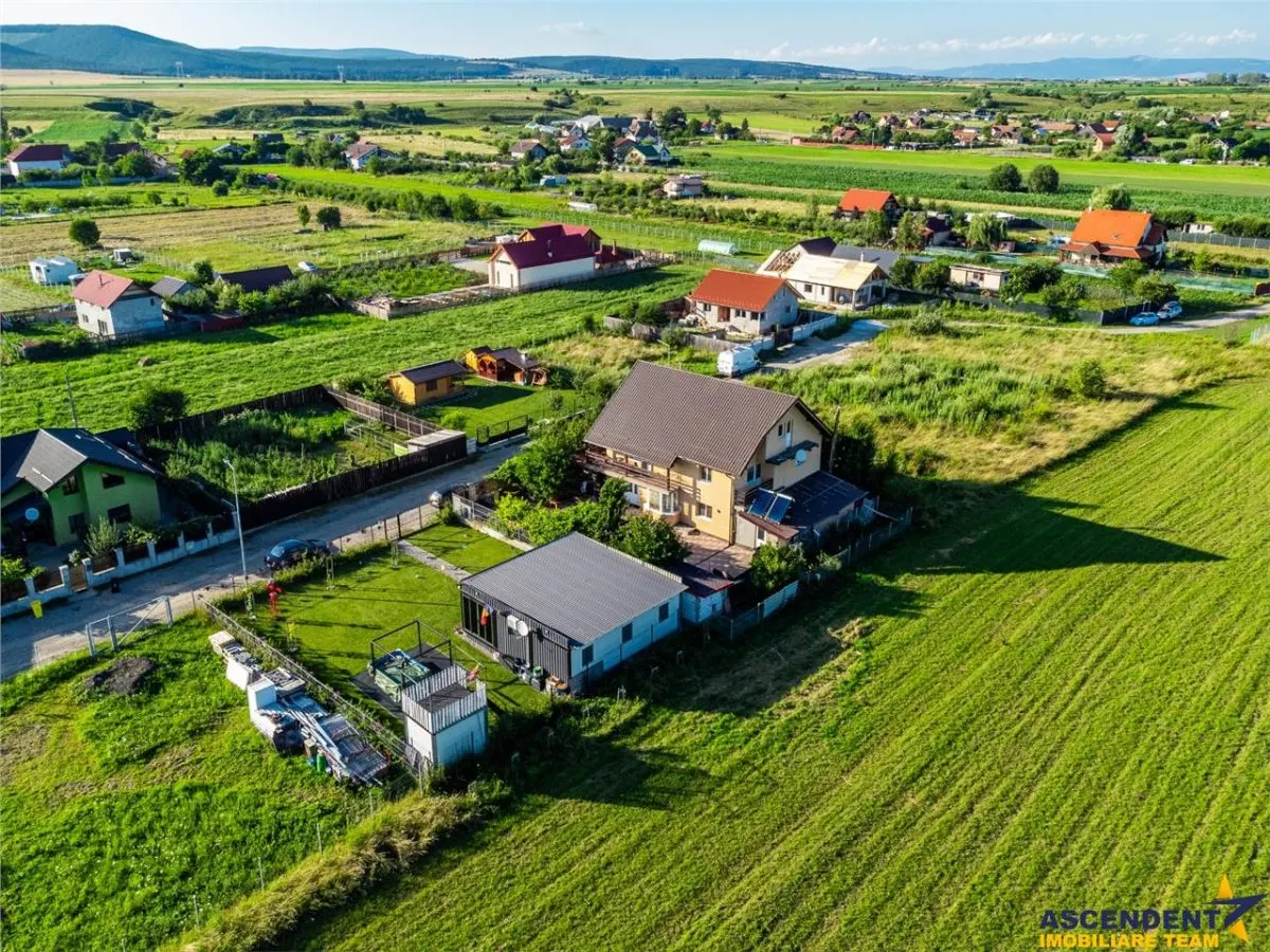 Vila luminoasa, curte individuala, priveliste panoramica spre munti, Harman, Brasov - foto 2
