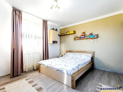 Vila luminoasa, curte individuala, priveliste panoramica spre munti, Harman, Brasov - foto 16