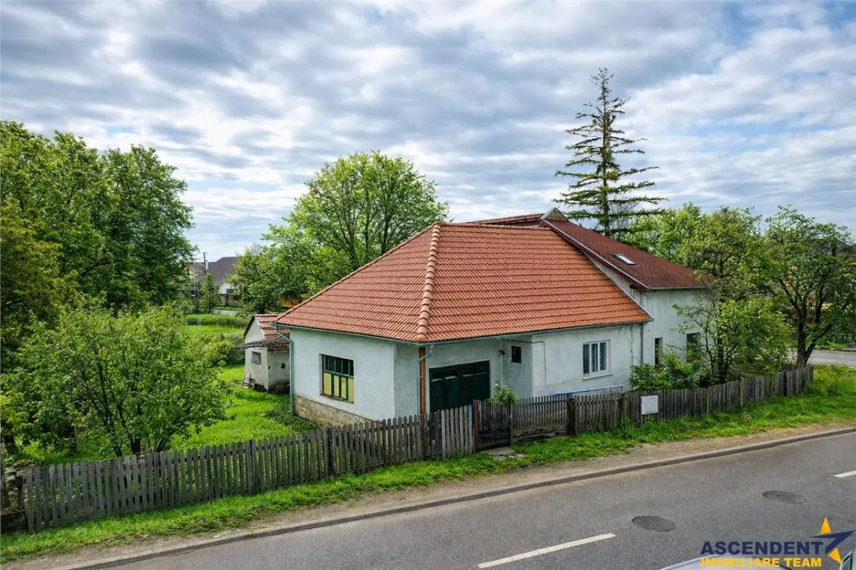 Casa traditionala, cu 709 mp teren intravilan zona apreciabila, Sfantu Gheorghe - foto 1