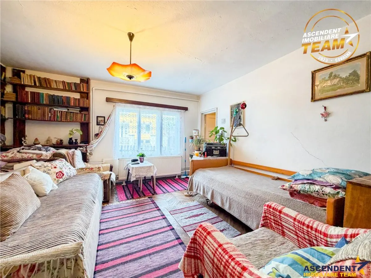 Casa traditionala, cu 709 mp teren intravilan zona apreciabila, Sfantu Gheorghe - foto 2