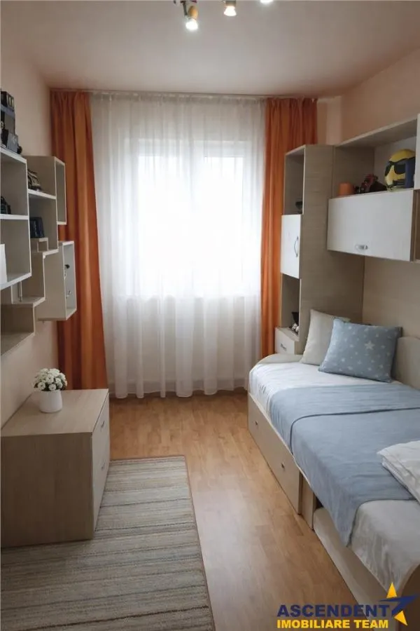 Decomandat, etaj2, Electroprecizia, Sacele, Brasov - foto 3