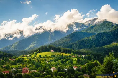 Pensiune cu personalitate,Bran,10 unitati, 24 locuri,1.400 mp teren,panorama Bucegi, aproape de Castel si Partia Zanoaga - Brasov