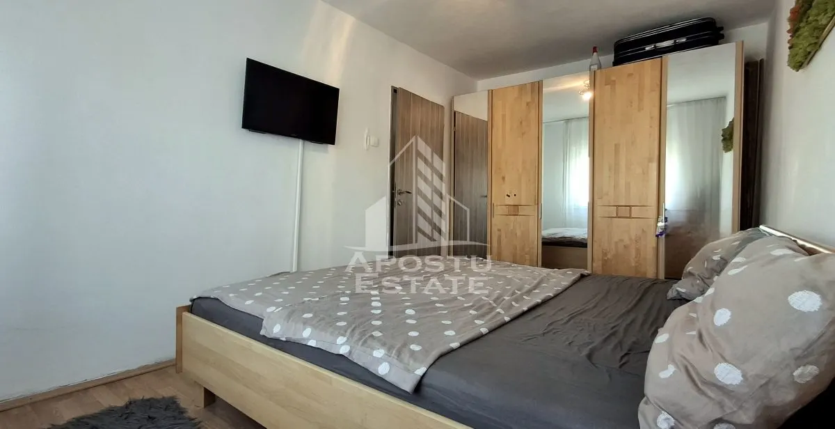 Apartament cu 2 camere de vanzare in zona Micalaca - foto 12
