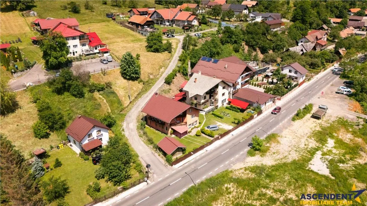 Rezidential/ Pensiune in decor de poveste,  Moieciu, Bran, Brasov - foto 14