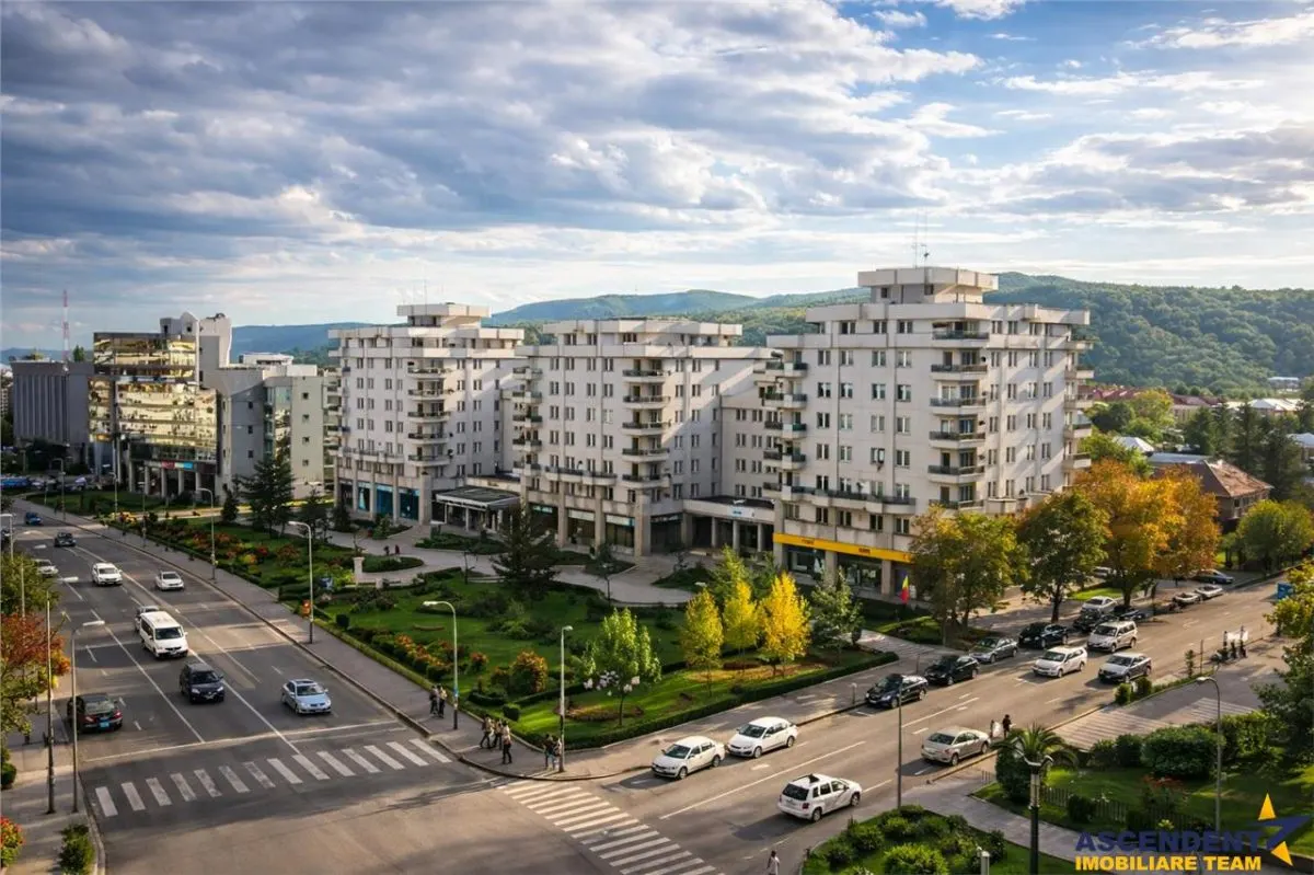 Spatiul Comercial, compartimentabil si in 3 unitati, cu acces separat, Central, Campina - foto 4