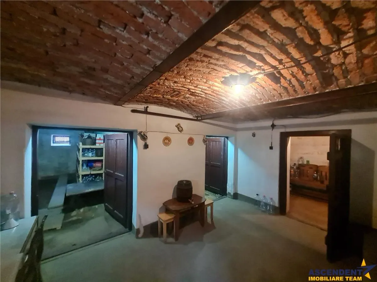 Casa cu vatra traditionala, gradina, garaj, facilitati, Codlea, Brasov - foto 5