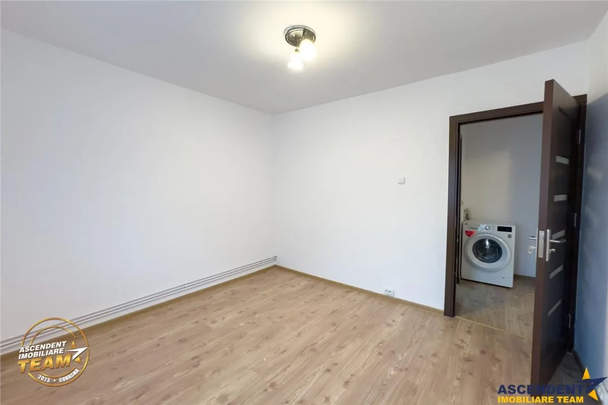 Apartament modern 2 camere, priveliste spre padure, ergonomic, luminos, Central, Covasna: FILM & 3D - foto 12
