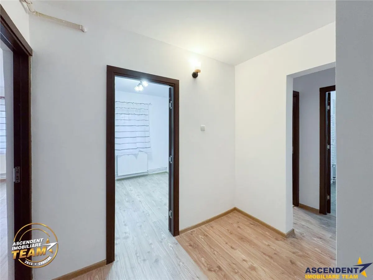 Apartament modern 2 camere, priveliste spre padure, ergonomic, luminos, Central, Covasna: FILM & 3D - foto 5