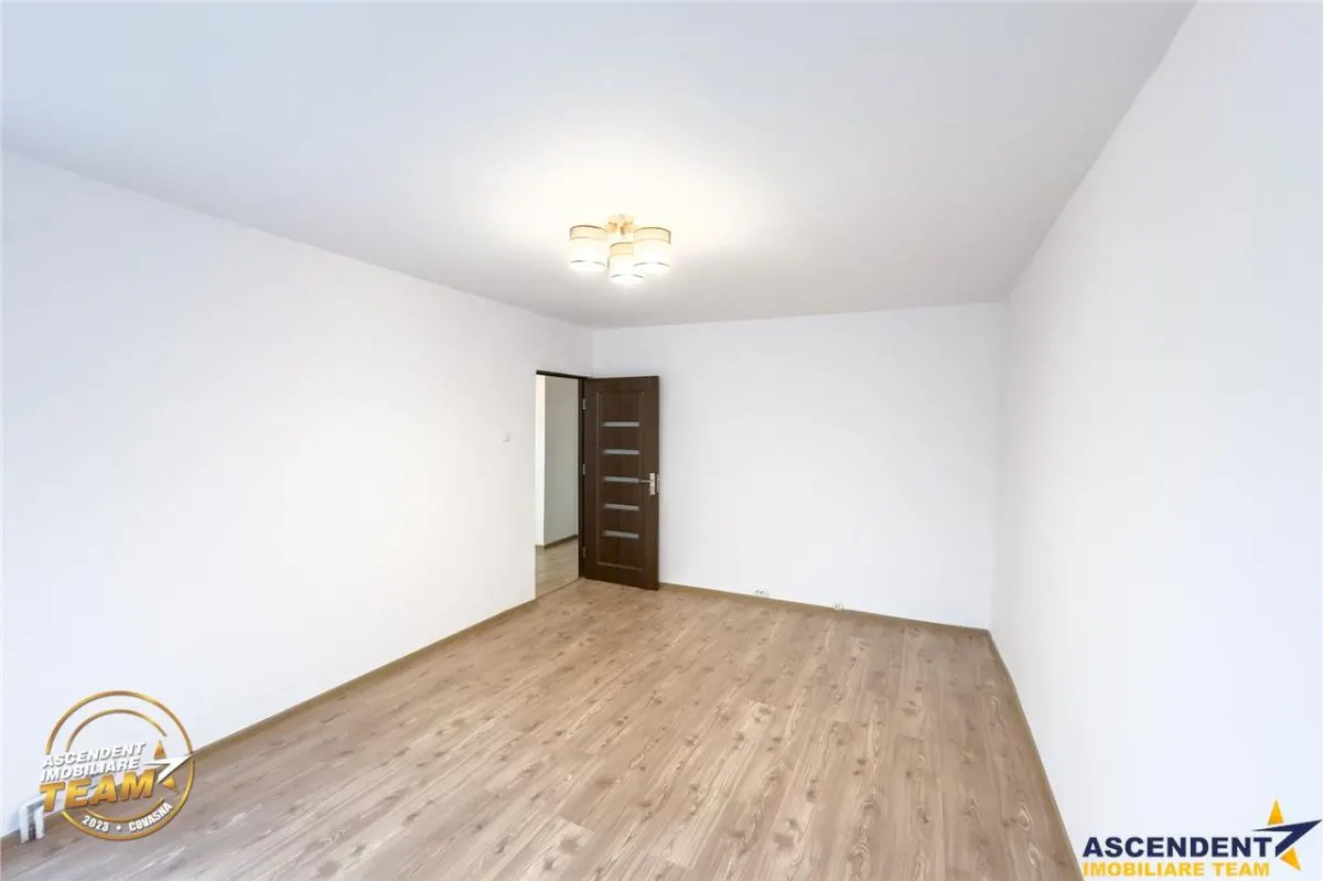 Apartament modern 2 camere, priveliste spre padure, ergonomic, luminos, Central, Covasna: FILM & 3D - foto 6