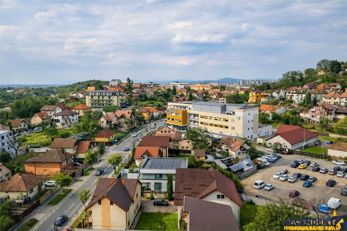 Vila cu potential de pensiune,2 garaje,teren 1.080 mp,strada Marasesti, Brasov - foto 4