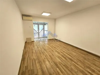 Spatiu birouri, stradal, parter, semicentral - Iasi
