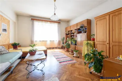 Potential, farmec si o pozitionare excelenta intr-o zona istorica a Brasovului - Brasov