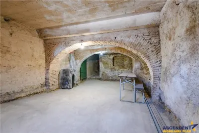 Potential, farmec si o pozitionare excelenta intr-o zona istorica a Brasovului - foto 11