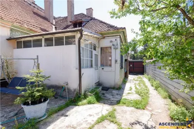 Potential, farmec si o pozitionare excelenta intr-o zona istorica a Brasovului - foto 4