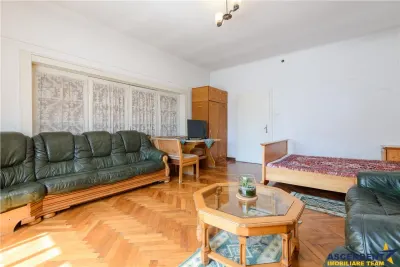 Potential, farmec si o pozitionare excelenta intr-o zona istorica a Brasovului - foto 6
