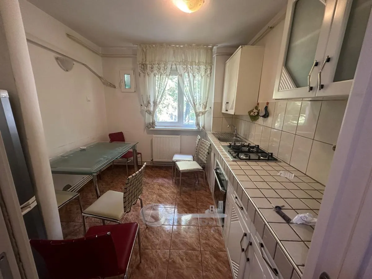 Apartament 3 camere, 76 mp, Etaj 2 – Centrală proprie, Balcon închis - foto 1