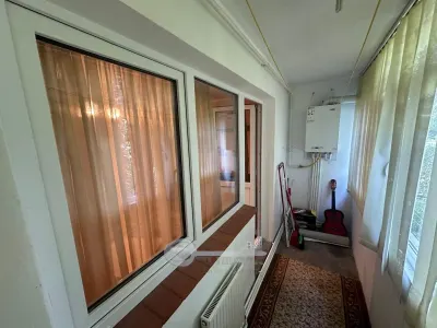 Apartament 3 camere, 76 mp, Etaj 2 – Centrală proprie, Balcon închis - foto 4