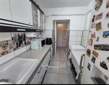 Apartament 3 camere decomandat, Alexandru cel Bun, 53 mp, bloc fără risc seismic, mobilat și utilat - foto 3