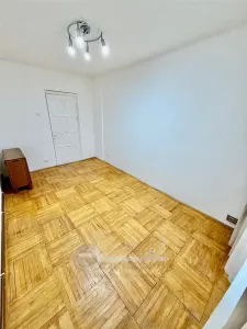 Apartament 3 camere, 75 mp, 2 băi, 2 balcoane, CT, 3 AC, boxă 9 mp și 2 locuri de parcare – Nicolina - foto 7