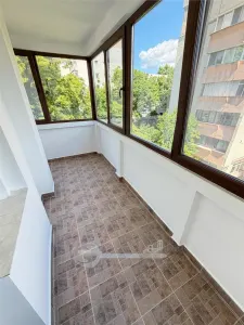Apartament 3 camere, 75 mp, 2 băi, 2 balcoane, CT, 3 AC, boxă 9 mp și 2 locuri de parcare – Nicolina - foto 8