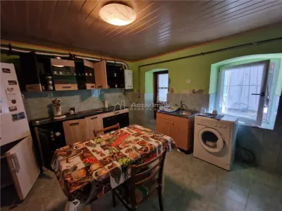 Resita Casa 10 Camere Zona Muncitoresc - foto 12