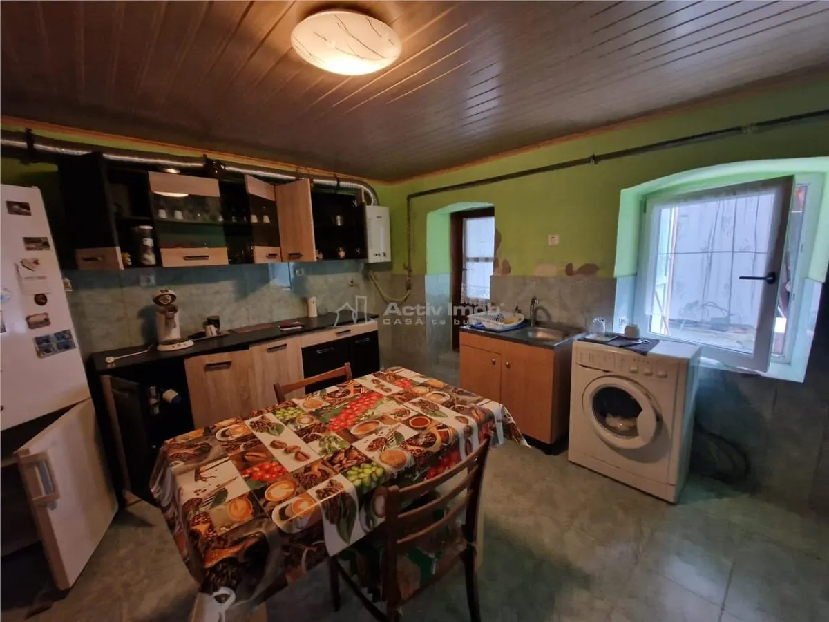 Resita Casa 10 Camere Zona Muncitoresc - foto 12