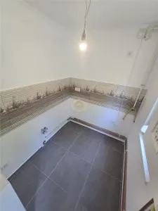 Apartament cu 2 camere, la parter | Complet renovat - Micro 14 - foto 5