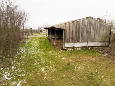 RECO . Teren intravilan cu hala metalica in Roit . - foto 17