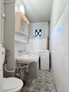 Apartament de vanzare cu doua camere parter Piata Doin Calea Sagului - foto 3