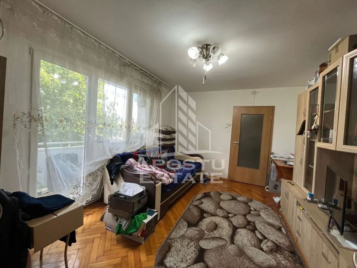 Apartament cu 2 camere, semidecomandat, conf 1, zona Sagului - foto 1