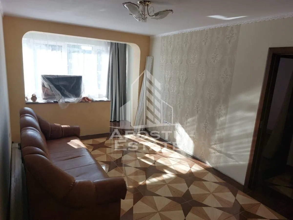 Apartament cu 2 camere, etajul 1, centrala proprie,Sagului - foto 1